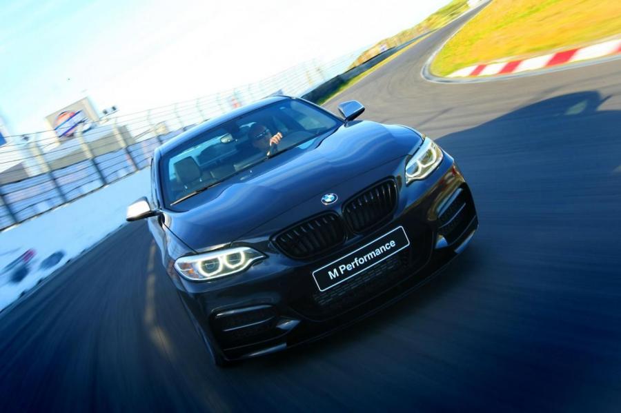 BMW M235i Track Edition 2014 года  (фото 19 из 30)